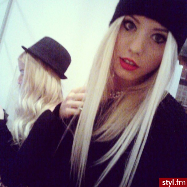 Blond Rozpuszczone Proste Na co dzień Długie Fryzury