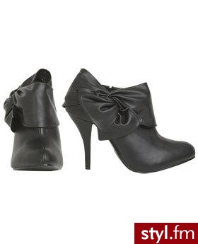 nie wiem gdzie te buty można kupić :(
jak by ktoś chciał wiedzieć ^_^ - Pozostałe Buty Moda