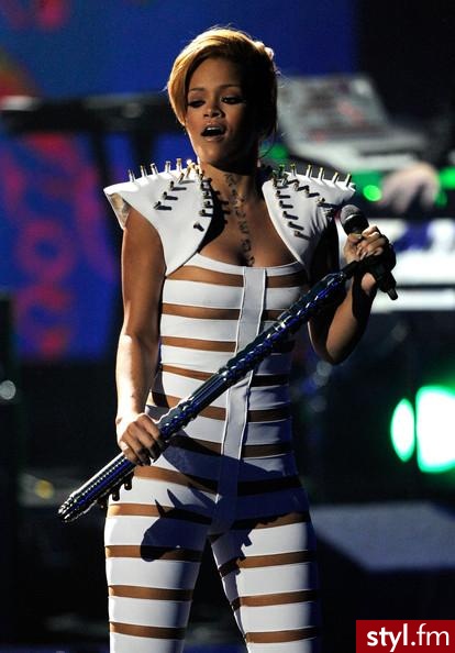 Rihanna - 2009 American Music Awards - Show - Misz-masz