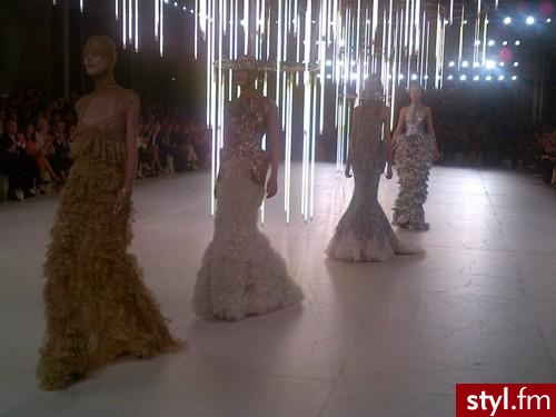 Sukienki Moda