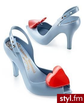 Walentynkowe buty od Vivienne Westwood. / zauważyłam, że ktoś z nudów polubił dawać mi same oceny jeden. jeśli masz jaja, to napisałbyś chociaż, dlaczego ;) - Pozostałe Buty Moda