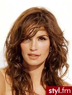 cindy crawford - Kręcone Na co dzień Średnie Fryzury