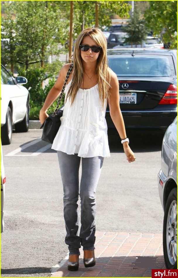 Ashley Tisdale - Moda uliczna Inne Moda