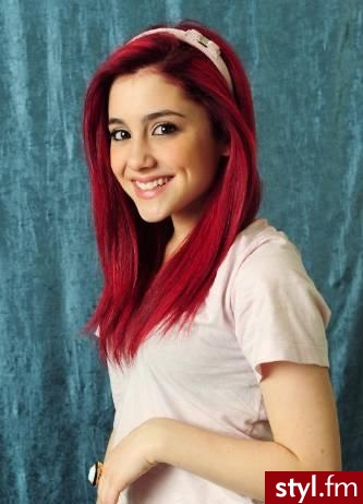 Ariana Grande - Nakrycia głowy Dodatki Moda
