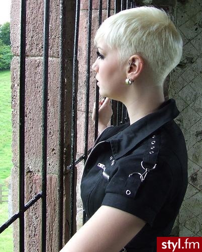 Blond Punk Rock Alternatywne Krótkie Fryzury