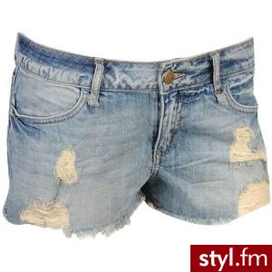 Destroyed Denim Short - Polyvore. Pobrano ze strony: http://www.polyvore.com/destroyed_denim_short/thing?id=15869835 - Pozostałe Ciuchy Moda