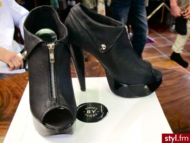 Pozostałe Buty Moda