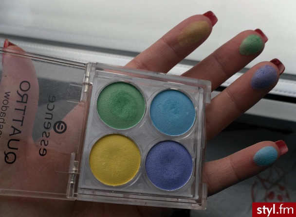 cienie za śmieszna cene..;) - Makijaże