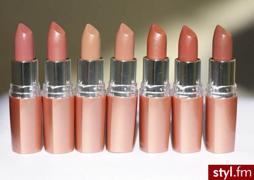 Maybelline Moisture Extreme Naked Beige - Makijaże
