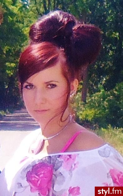 kokarda - Kolorowe Upięcie Proste z grzywką Wieczorowe Długie Fryzury