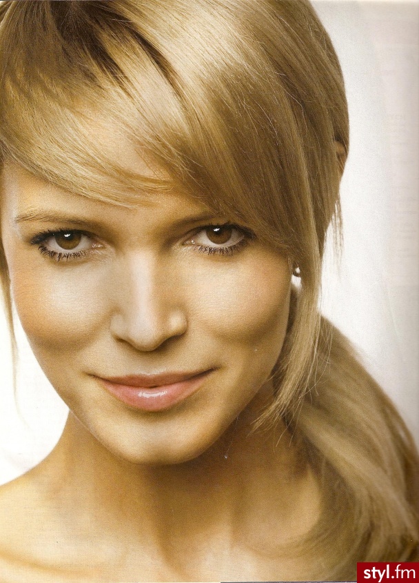 Ilona Felicjańska. - Średnie Fryzury