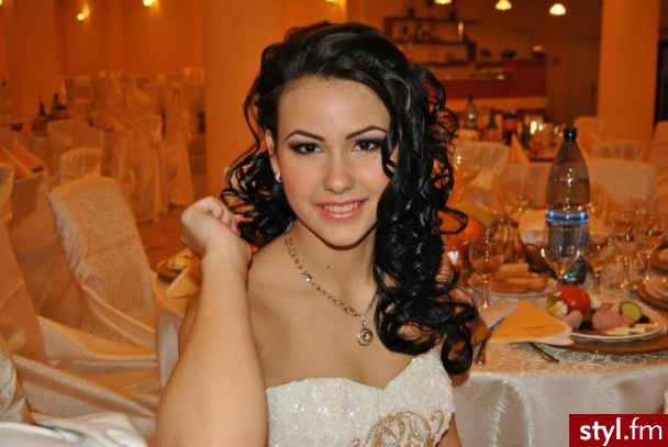 Średnie Fryzury