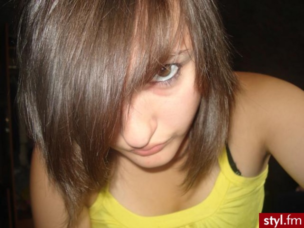Średnie Fryzury
