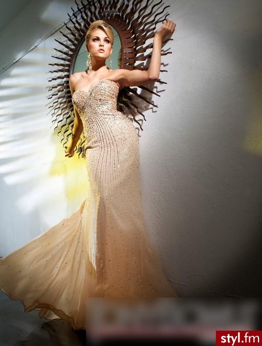 Sukienki Moda