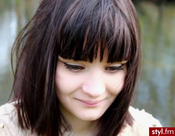 Średnie Fryzury