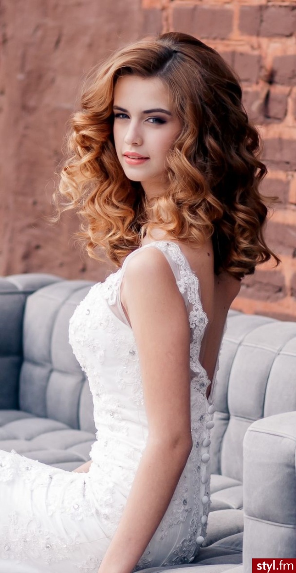 Rude Rozpuszczone Kręcone Ślubne Długie Fryzury