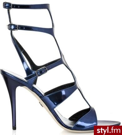 sandały Emilio Pucci. sandały Emilio Pucci. Cena: 650 euro, około 2 690 zł

Kupisz w sklepie internetowym Net-a-Porter - Pozostałe Buty Moda