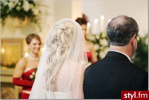 Ślubne Średnie Fryzury