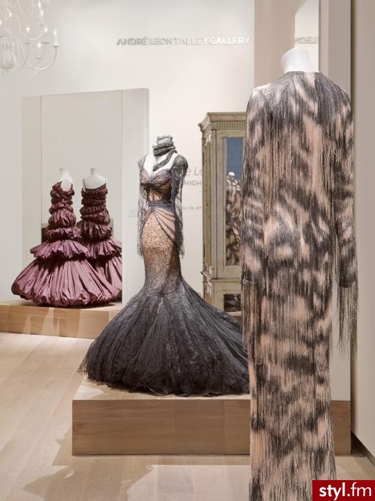 Sukienki Moda