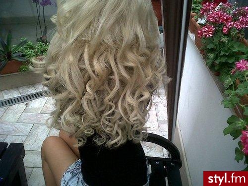 Blond Rozpuszczone Kręcone Na co dzień Długie Fryzury