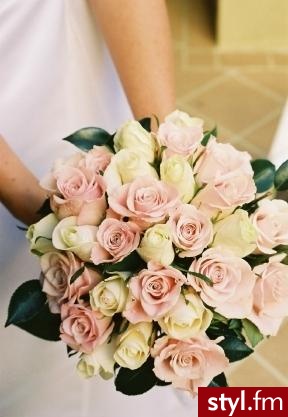 Jeśli już jest w galerii to poproszę o linka, a wtedy usunę zdjęcie. - Bukiety ślubne Ślub Moda