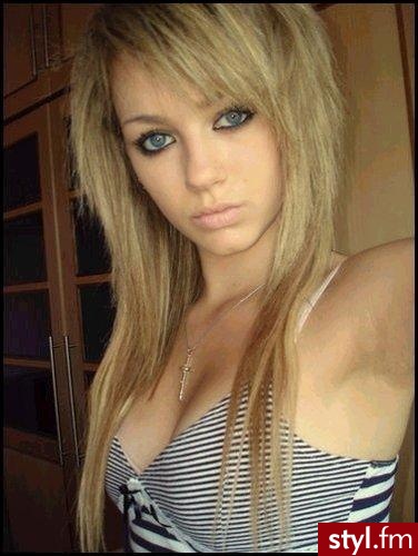 Średnie Fryzury