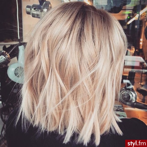 Blond Rozpuszczone Kręcone Na co dzień Średnie Fryzury
