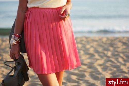 Średnie Spódnice Moda