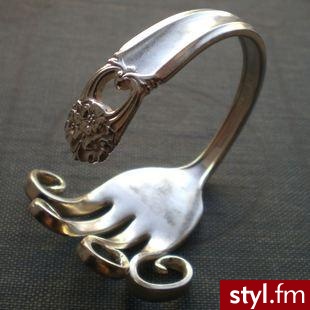Biżuteria została wykonana ze stali platerowanej srebrem. - Pozostałe Dodatki Moda