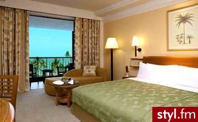 Shangri-La Golden Sands Resort Kompleks znajduje się na północnym wybrzeżu
wyspy Penang przy sławnej plaży Batu Feringgi, uznawanej za najpiękniejszą w całej Malezji. Hotel oferuje 395 pokoi i znany jest z wyśmienitej kuchni włoskiej. Na terenie obiektu - Mój pokój Wnętrza