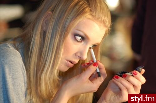 Blond Rozpuszczone Proste Na co dzień Średnie Fryzury
