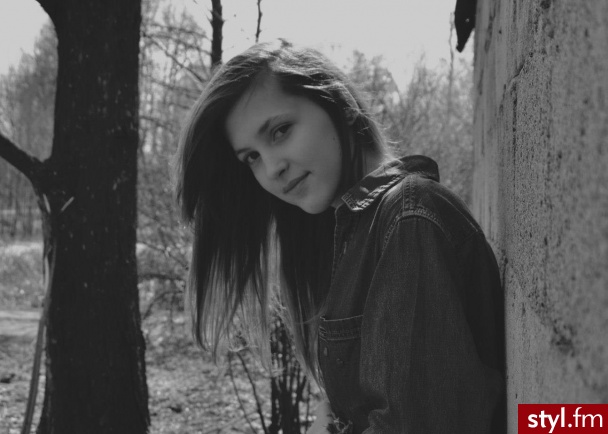 Brązowe Rozpuszczone Proste z grzywką Na co dzień Długie Fryzury