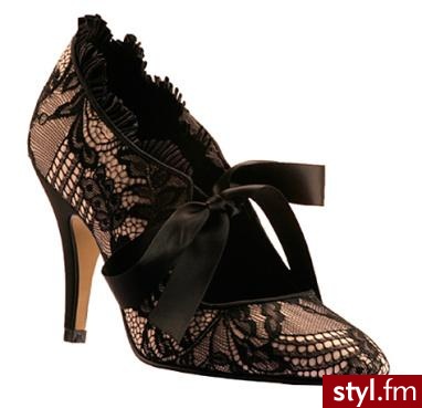 Wolałabym z okrągłym czubkiem, ale.. i tak są piękne ;) - Pozostałe Buty Moda