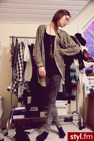 Jeżeli zdjęcie znajduje się już w galerii poproszę o link - Moda uliczna Inne Moda