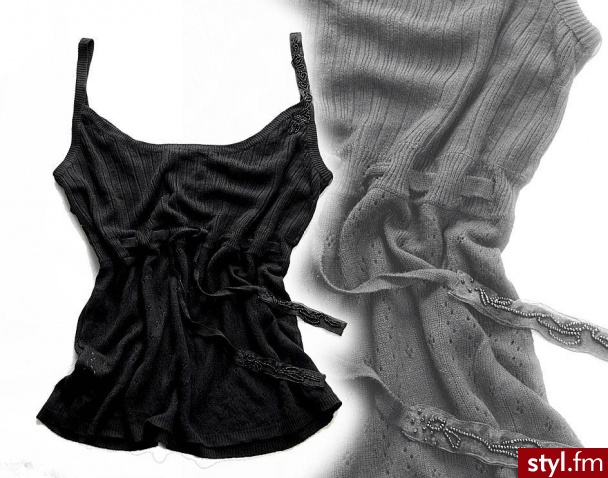 MANGO.
http://allegro.pl/item678268856_mango_sliczny_azurowy_top_z_troczkiem_nowy_xl.html - Pozostałe Ciuchy Moda