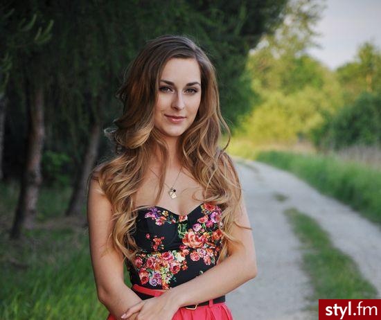 Blond Rozpuszczone Kręcone Na co dzień Długie Fryzury