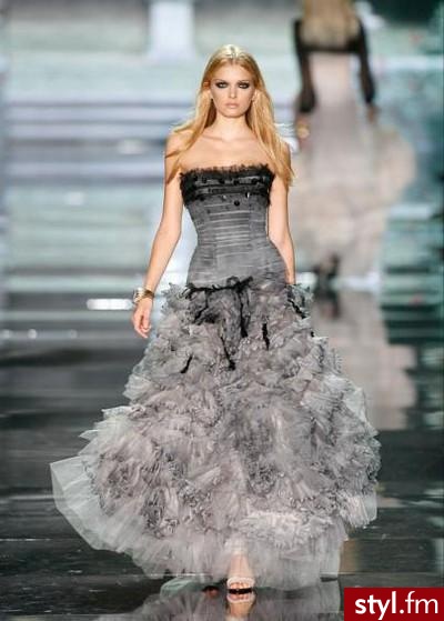 Sukienki Moda