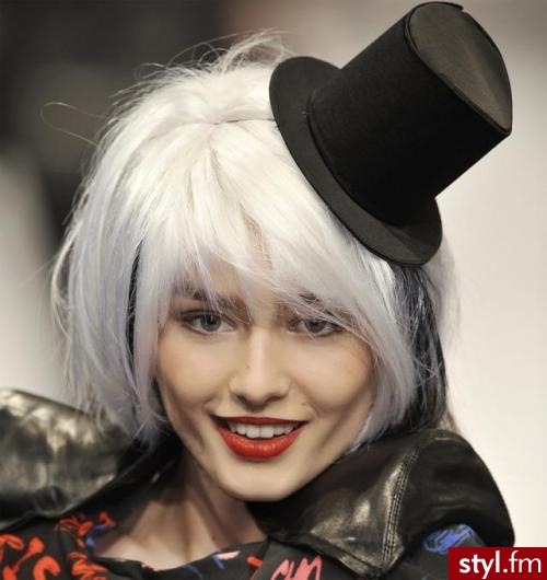 Średnie Fryzury