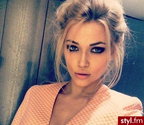 Upięcie Proste Na co dzień Średnie Fryzury
