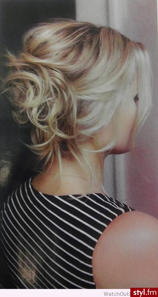 Blond Kok Kręcone Ślubne Średnie Fryzury