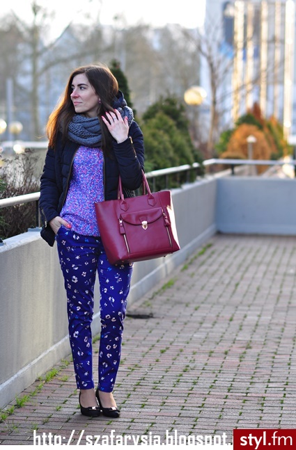 http://szafarysia.blogspot.com/2015/01/niebiesko-mi.html   - Pozostałe Ciuchy Moda