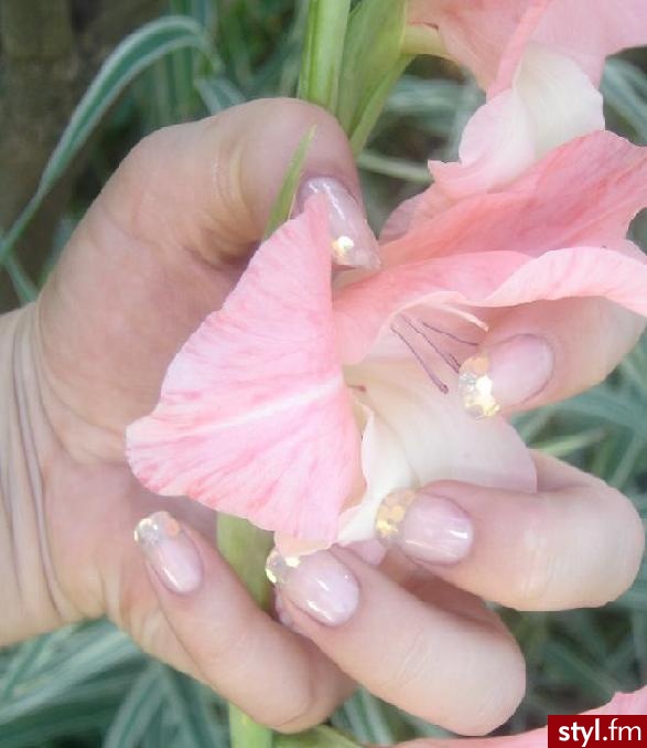 Autor: ANA1077 Kolorowo mi:). Autor: <b>ANA1077</b><br /> Wtopione bajerki - Paznokcie