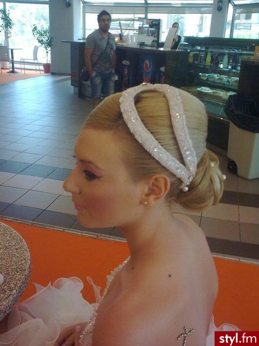 Blond Rozpuszczone Proste Ślubne Średnie Fryzury
