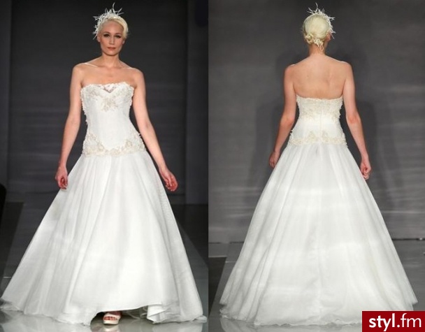 Suknia z oryginalnej francuskiej koronki oraz tiulu. - Suknie ślubne Ślub Moda