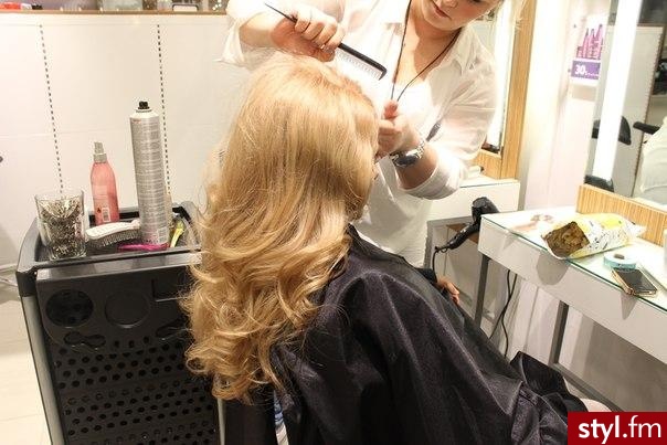 Blond Rozpuszczone Kręcone Na co dzień Długie Fryzury