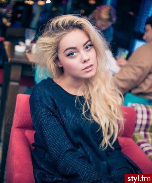 Blond Rozpuszczone Kręcone Na co dzień Długie Fryzury