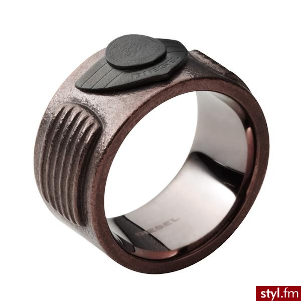 BIŻUTERIA MĘSKA DIESEL - SYGNET  DX0557040 Rozmiar 20 - Pierścionki Biżuteria Moda