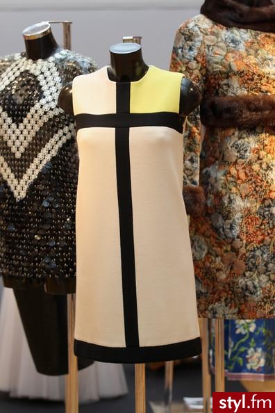 Sukienki Moda