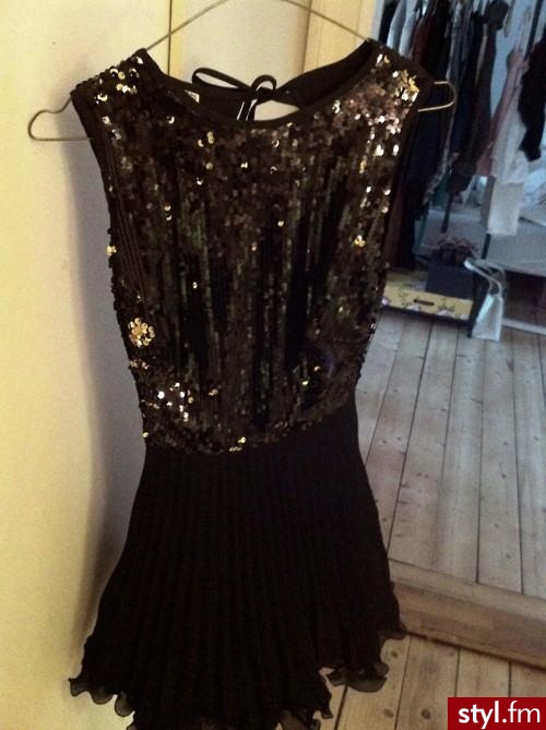 Sukienki Moda