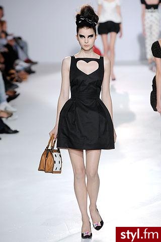 Sukienki Moda